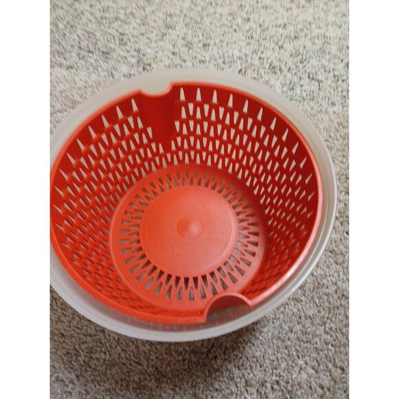 Tupperware Salad Spinner with storage lid and container great condition see pics - Picture 5 of 10
